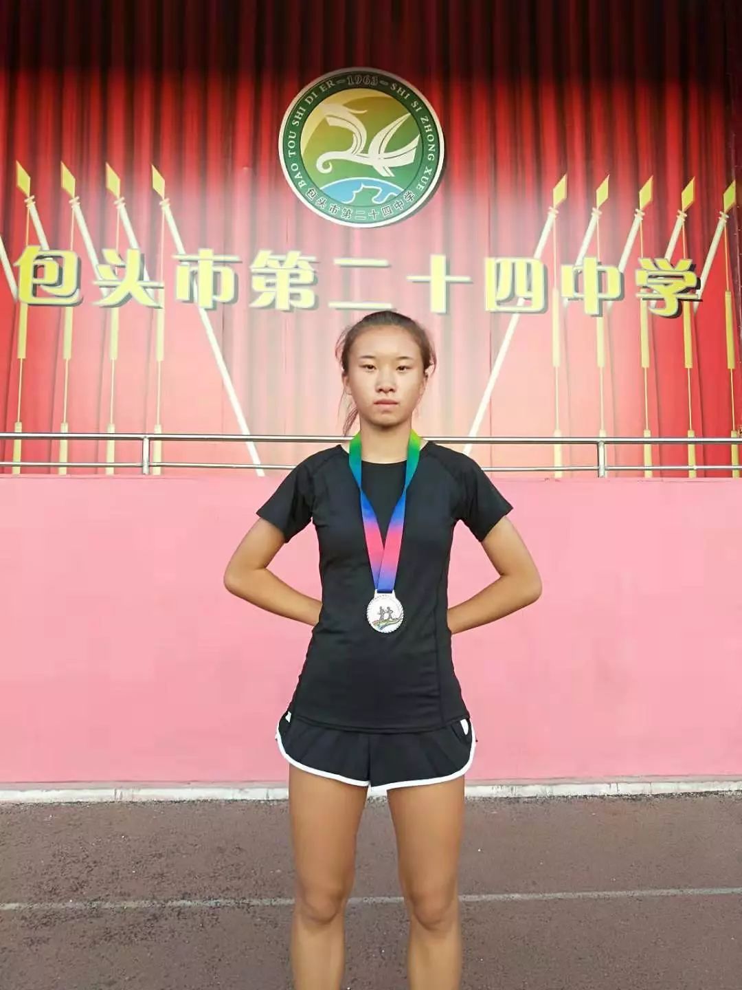 关于西城雄鲨队火力全开泰山山猫队，跆拳道邀请赛上演耐力碾压对手！教练团队居功至伟的信息